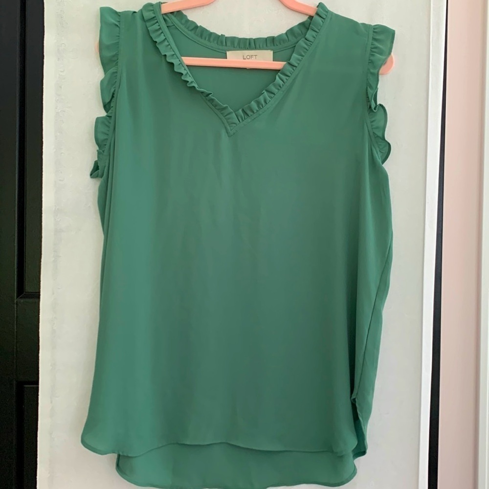 LOFT Sage Green High/Low Sleeveless Blouse w/ Slight Ruffle Details. Size Medium